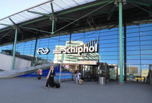 امکان تبدیل یورو به بیت کوین در فرودگاه امستردام